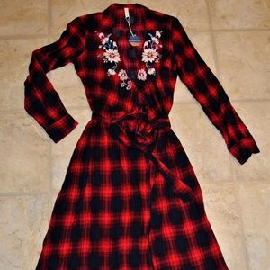 NWT PinkBlush Plaid Floral Embroidered Wrap Midi